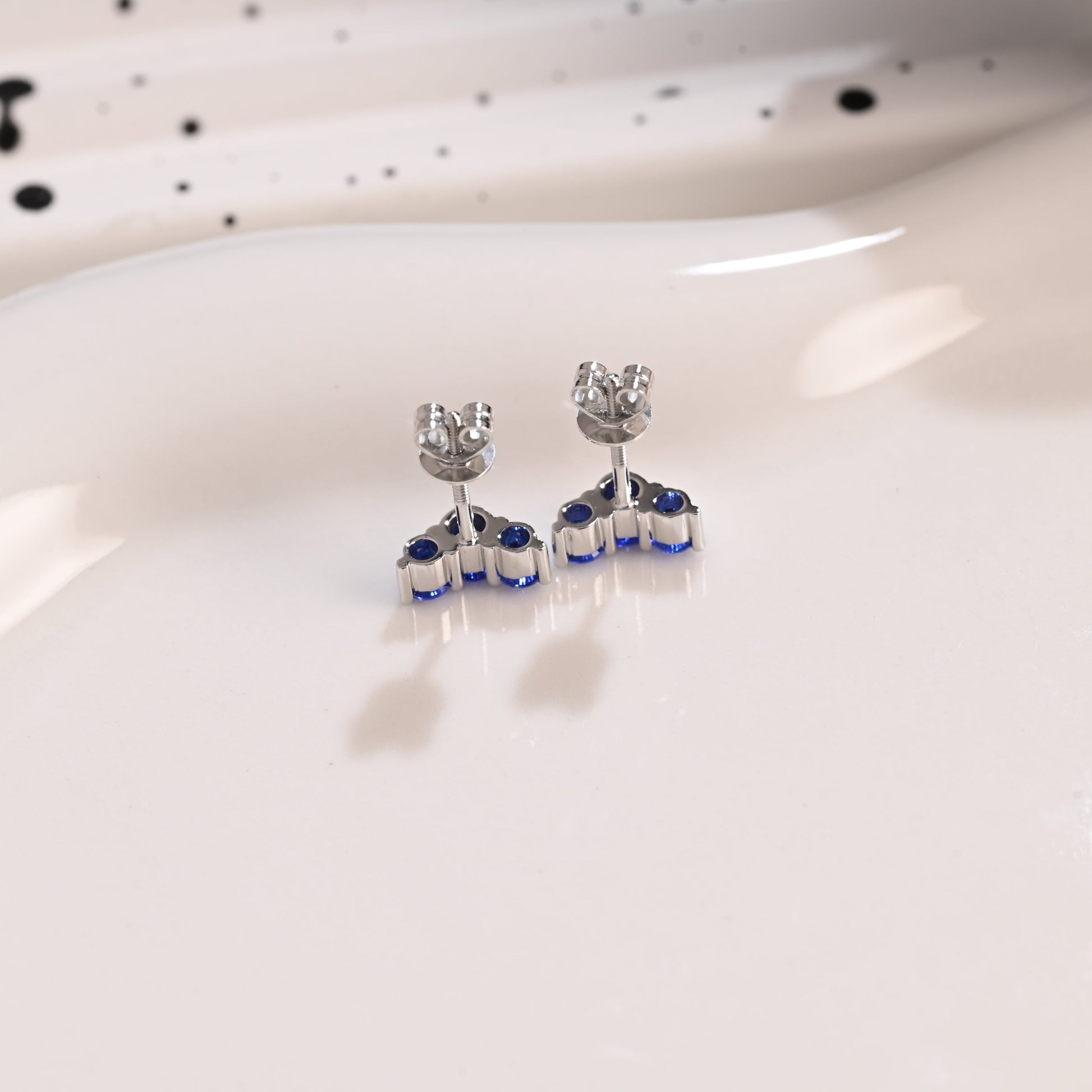 Solid Gold Round Cut Blue Sapphire Earrings Studs