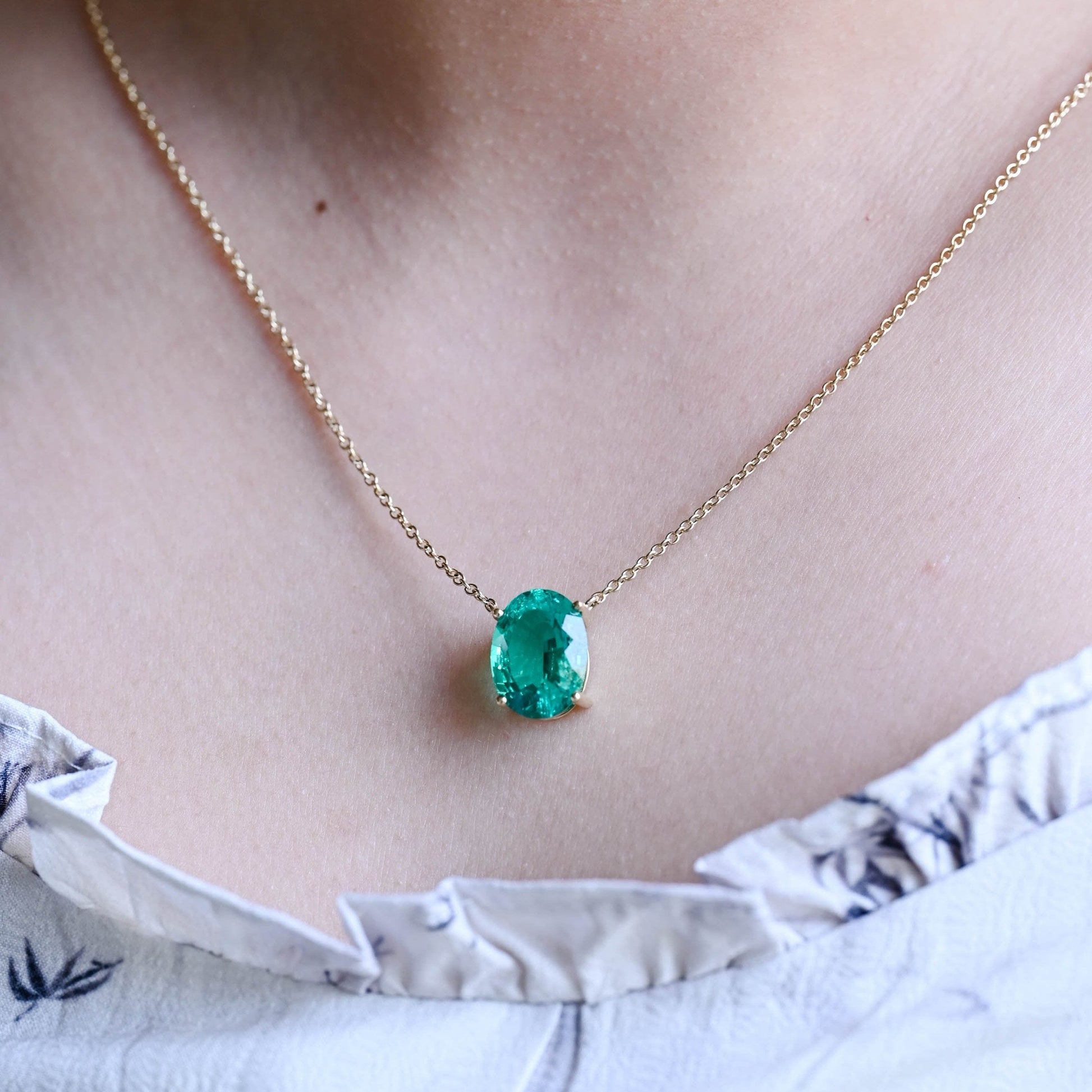 SquareJewelry necklace Classic Oval Lab Grown Emerald Solitaire Pendant